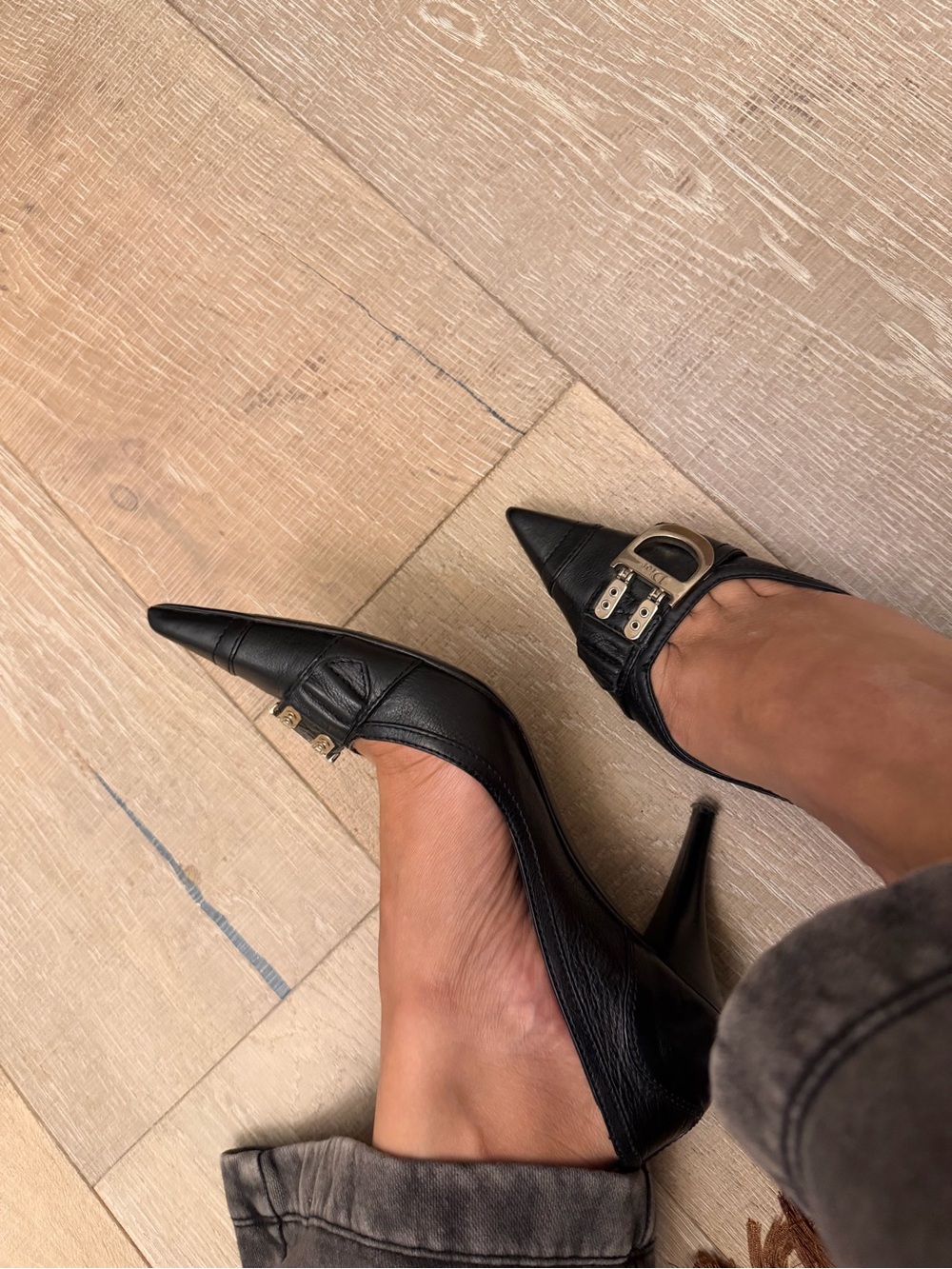 Dior vintage Black Pointed Leather Flats with Silver Buckle - Picture 4 of 5
